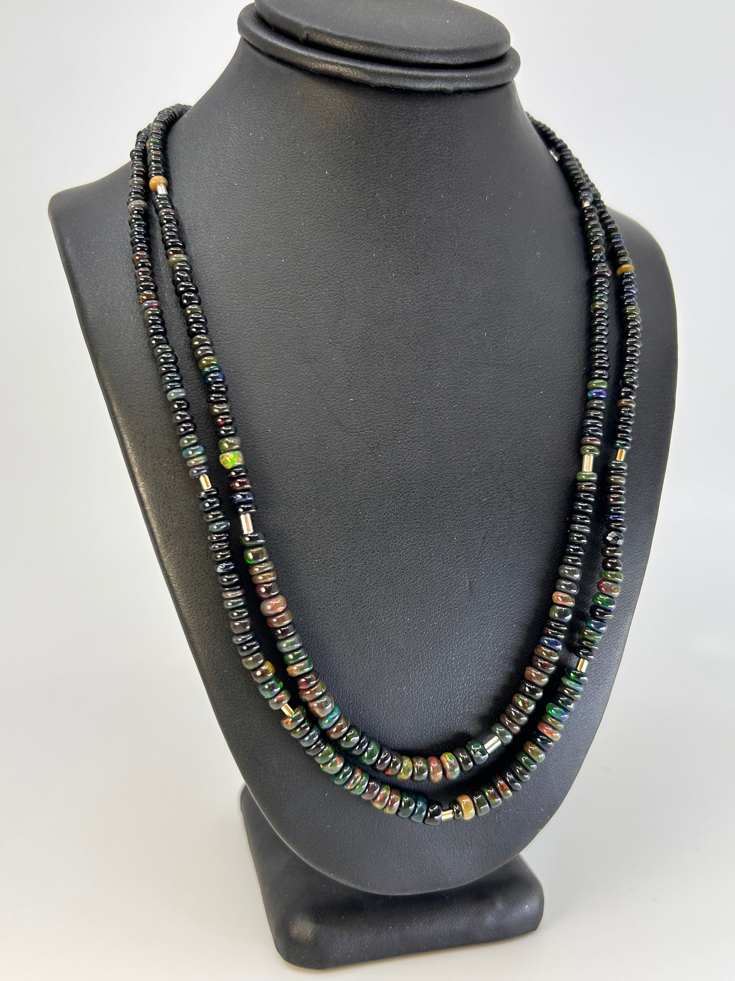 Midnight Radiance Necklace Gold